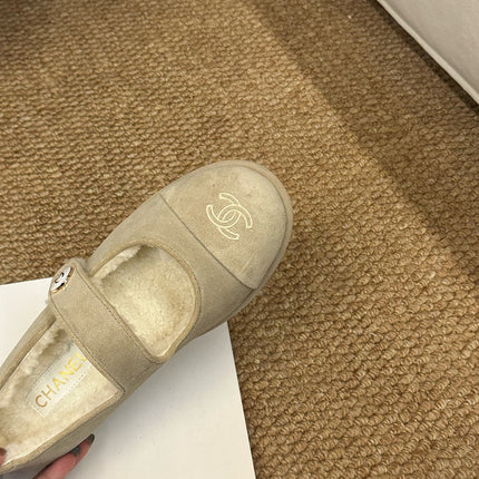 CHANEL 26S MARY JANE FLATS IN BEIGE SUEDE SHEARLING LINING CC LOGO