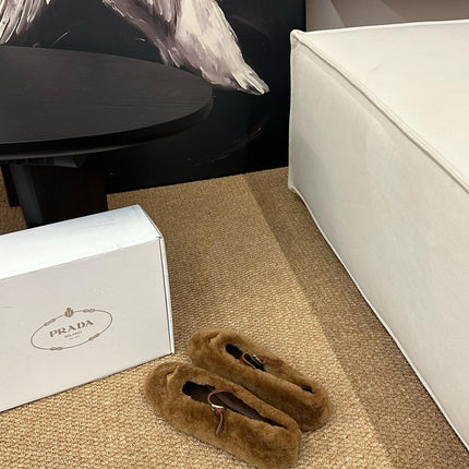 PRADA 26S SHEARLING BALLET FLATS IN BROWN