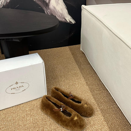 PRADA 26S SHEARLING BALLET FLATS IN BROWN