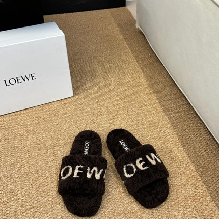 LOEWE 26S FLUFFY SLIDE SANDALS IN DARK BROWN SHEARLING LOGO