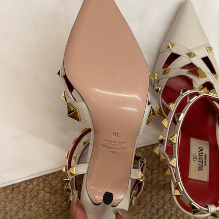 VALENTINO 26S OCKSTUD HEELS IN OFF-WHITE CALFSKIN