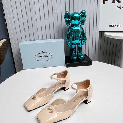 PRADA 26S ANKLE STRAP PUMPS 40MM IN NUDE BEIGE PATENT CALFSKIN TRIANGLE LOGO