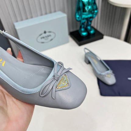 PRADA 26S ROUND TOE SLINGBACK PUMPS 40MM IN LIGHT BLUE CALFSKIN WITH BOW
