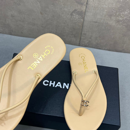 CHANEL 26S FLIP FLOPS IN BEIGE CALFSKIN CC LOGO