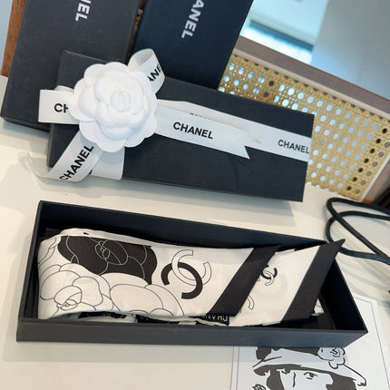 CHANEL 26S TWILLY SCARF 120 IN SILK 433682