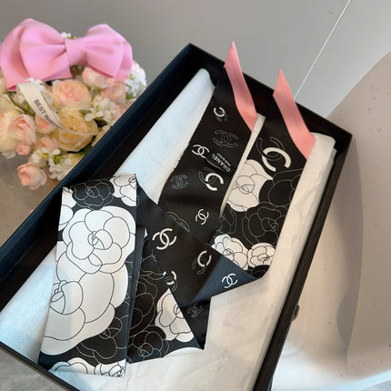 CHANEL 26S TWILLY SCARF 120 IN SILK 433683