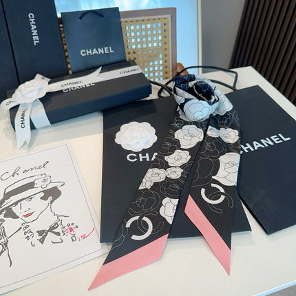 CHANEL 26S TWILLY SCARF 120 IN SILK 433683