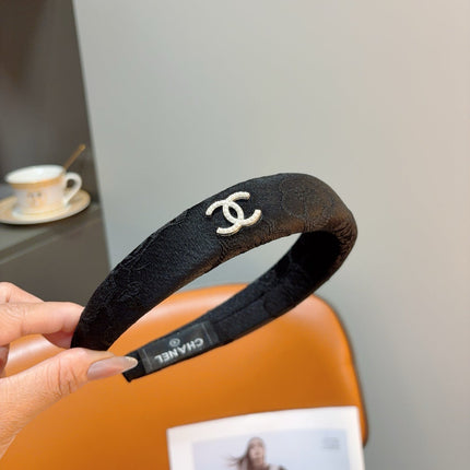 CHANEL 26S HEADBAND IN BLACK SILK 505274