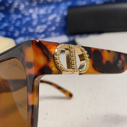 DIOR 26S OVERSIZED SQUARE FRAME IN ACETATE 500425