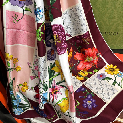 GUCCI 26S SCARF 90 IN SILK 311896