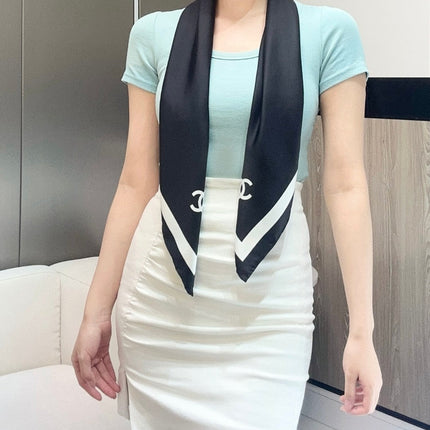 CHANEL 26S SCARF 90 IN SILK 303206