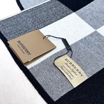BURBERRY 26S SCARF 180CM IN CASHMERE 303180