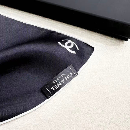 CHANEL 26S SCARF 90 IN SILK 303188