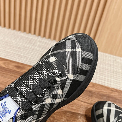 BURBERRY 26S SNEAKERS IN BLACK FABRIC PLAID