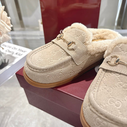 GUCCI 26S MULES IN LIGHT BEIGE SUEDE GG LOGO PATTERN