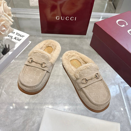GUCCI 26S MULES IN LIGHT BEIGE SUEDE GG LOGO PATTERN