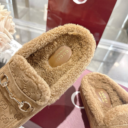 GUCCI 26S MULES IN CAMEL BROWN SUEDE GG LOGO PATTERN